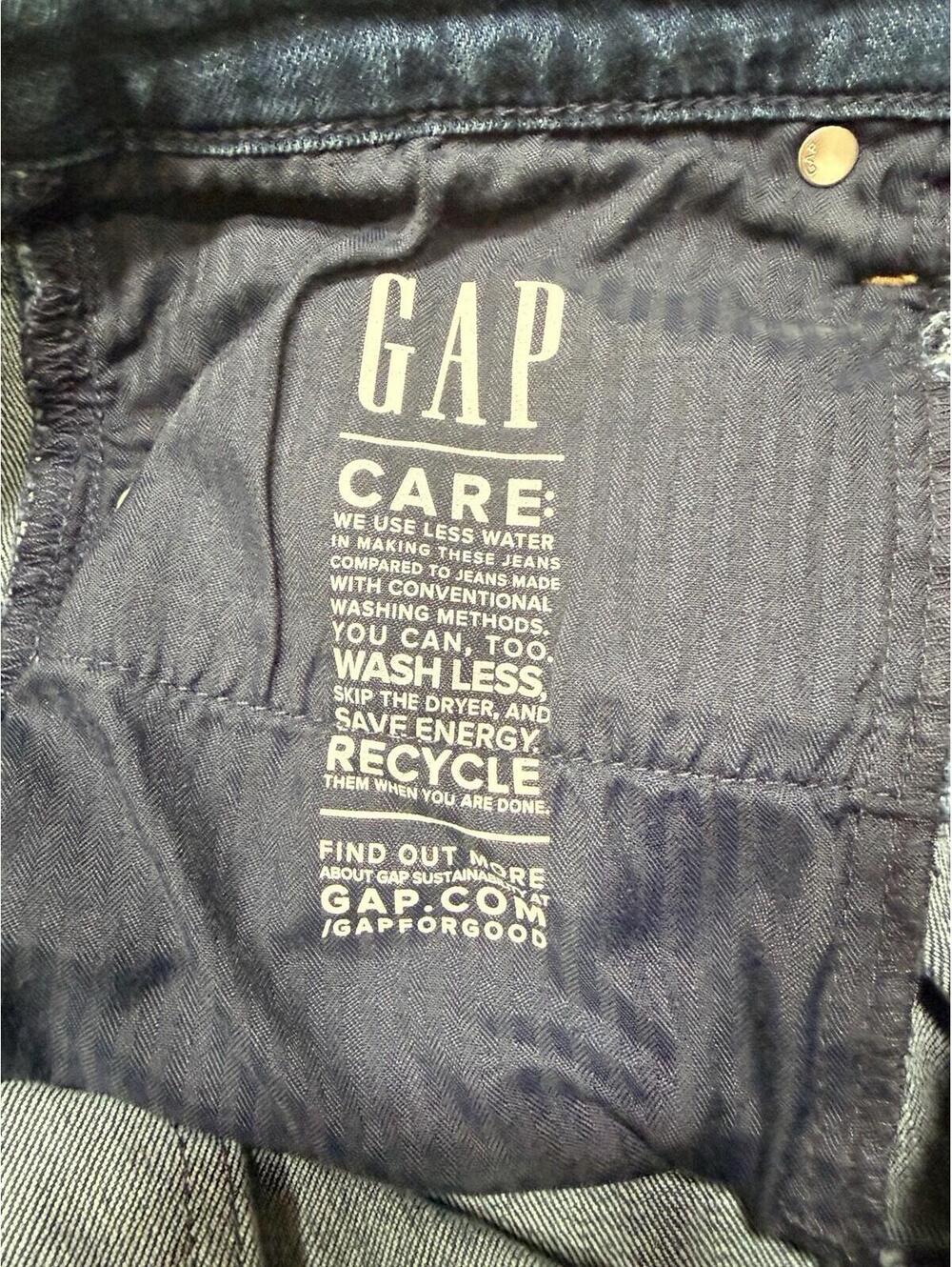 Gap Women's Mid-Rise 5" Denim Dark Wash Blue Shorts Size 6/28 - Picture 4 of 16